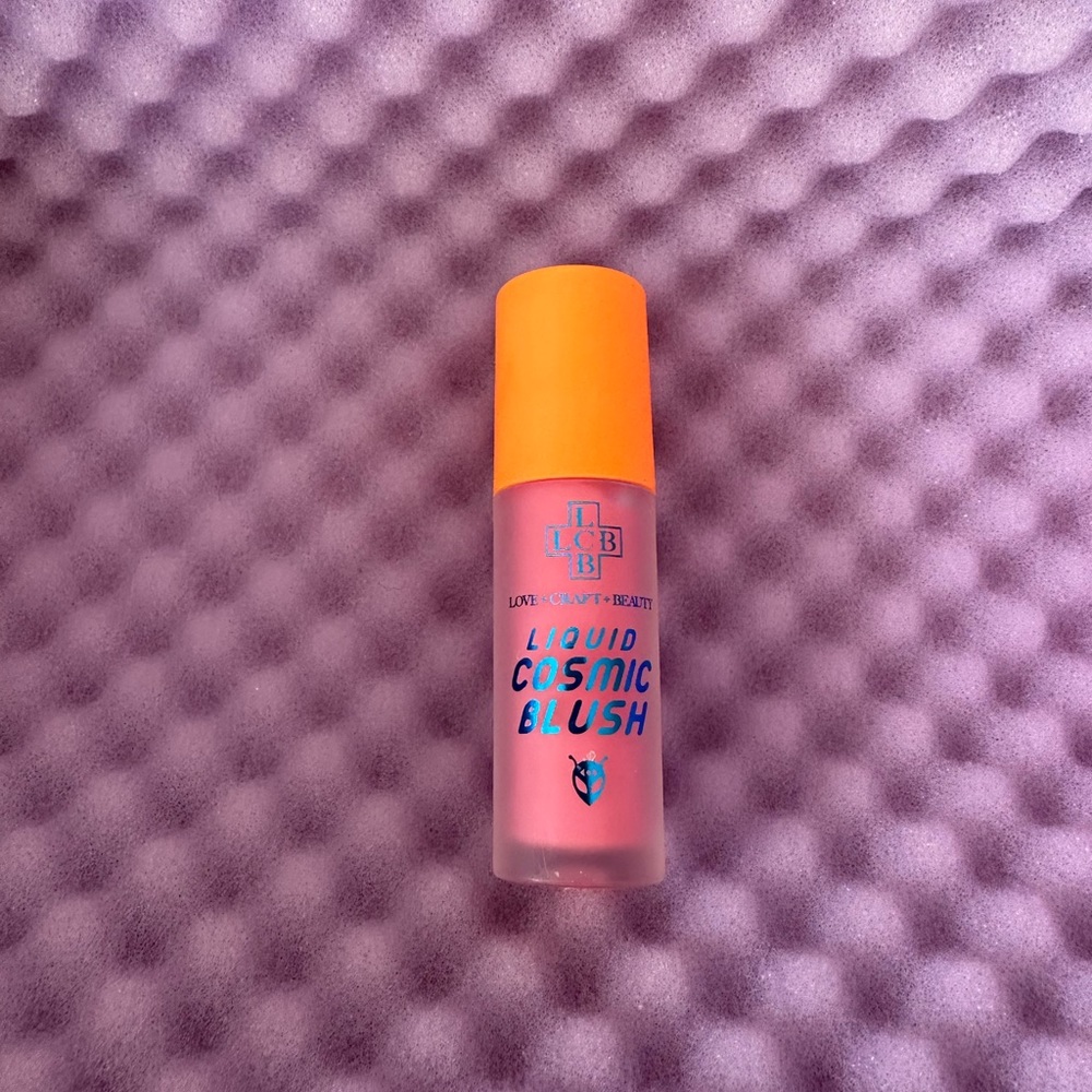 LOVE+CRAFT+BEAUTY
Liquid Cosmic Blush in Mercury Moves NEVER BEEN USED